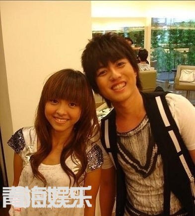 既,又大腕的明星全揭秘哦!他们的生活照和幕后照大家好奇吗!,养眼的!知道都有谁?杨幂,刘诗诗、赵薇、张柏芝,范冰冰、谢娜、孙俪、邓超、林心如,陈意涵,陆毅,李小冉,古天乐,汪涵,陈冠希,何润东,刘若英等等,不看会后悔啊!