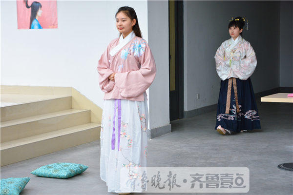 济南五高校学生复原古代女子成人笄礼