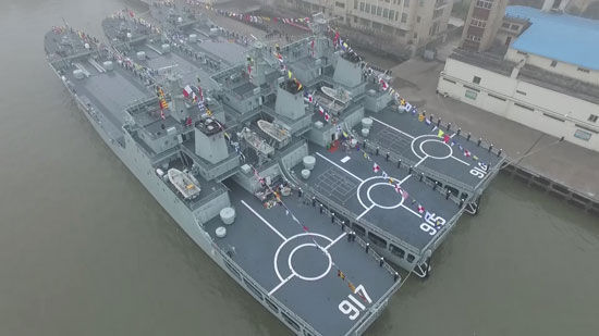 无线新闻 热词 正文 3月7日上午,海军3艘新型两栖坦克登陆舰入列命名