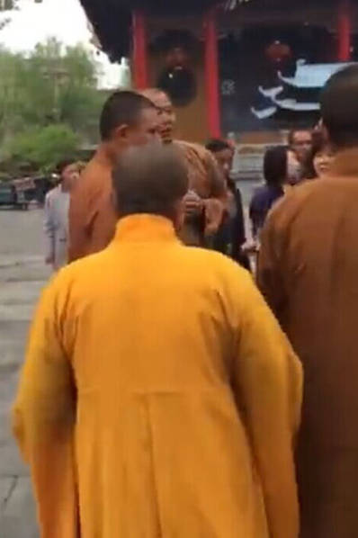 扬州宁国寺3名和尚打架被寺庙全部开除