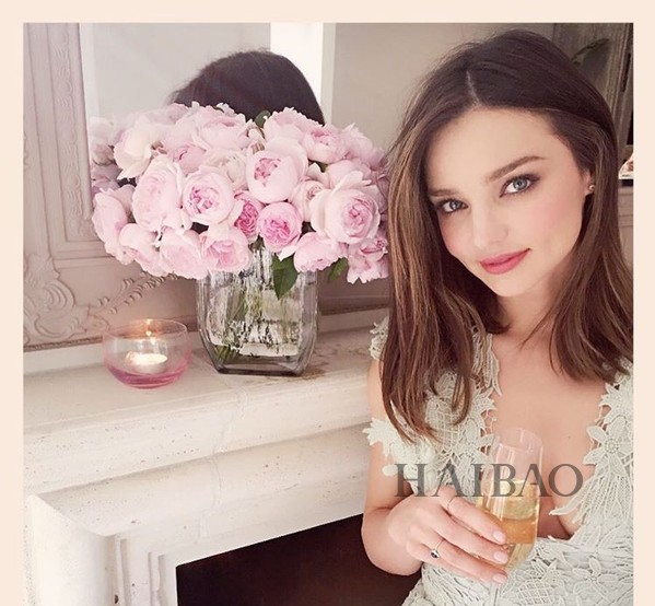 米兰达·可儿(miranda kerr) 情人节花朵私照