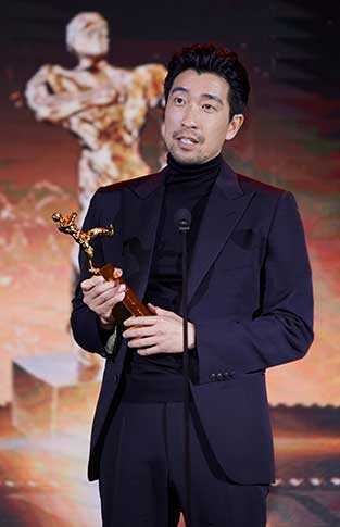 王千源出席电影盛典 凭《吾先生》获奖实至名归