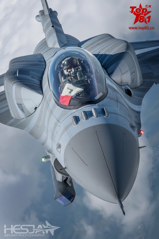 波兰空军F16C镜头前凶猛异常