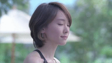 新闻 正文  由于王子文脸盘小巧,五官立体精致,属于清新高冷派,而短发