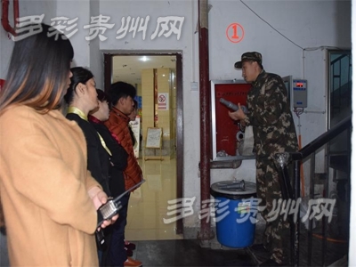 黔西南州各地消防开展冬季防火宣传活动