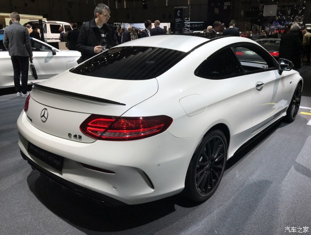 车展上,梅赛德斯-amg正式发布了amg c 43 night edition(暗夜版)车型