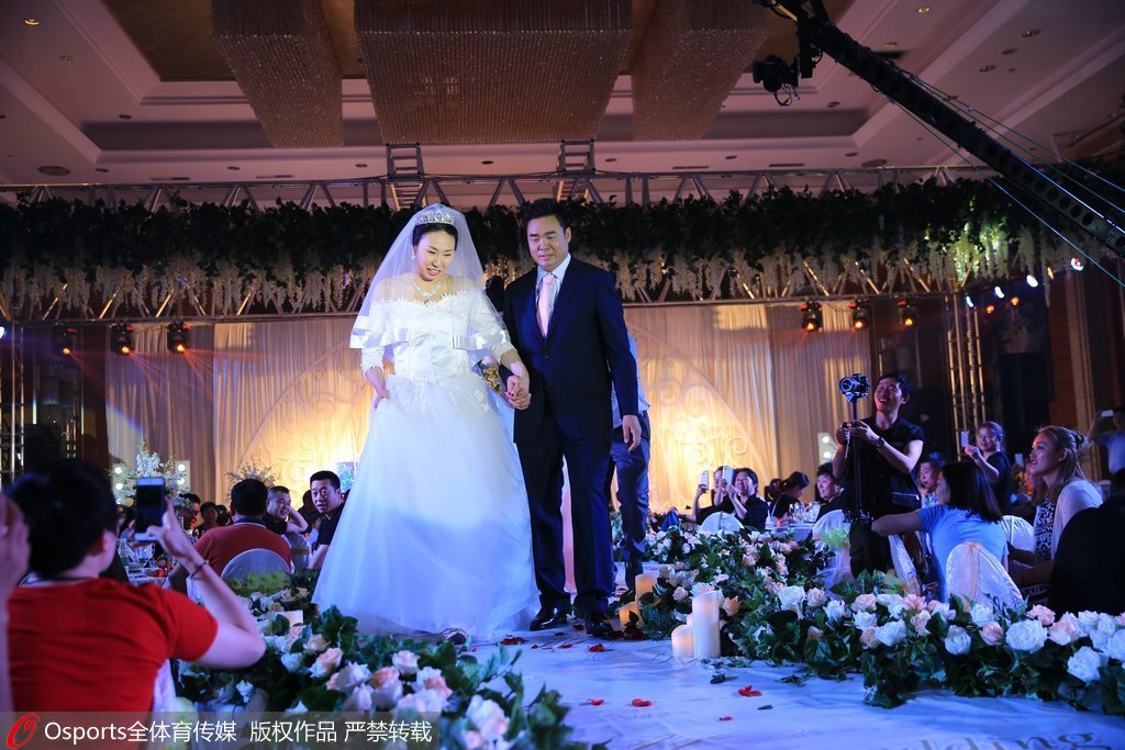 苗立杰婚礼现场美女许诺云集美女裙抢镜社安卓图蕾丝图片