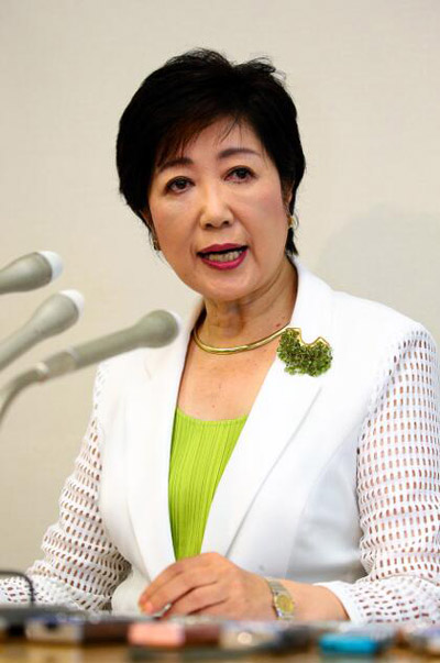 在小池百合子和现任岩手县知事,前总务相增田宽两人