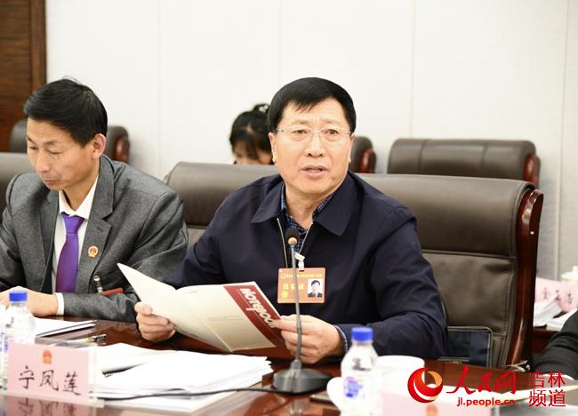 吉林省人大代表宁凤莲:把支持民营企业发展的