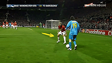 教程|梅西竟然用队友的招数过掉了斯科尔斯!