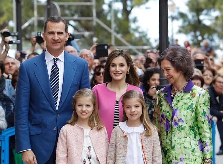 西班牙王室成员出席复活节弥散