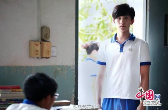 人丑别怪校服:杨洋陈思春关晓彤电影《左耳》校服 ...