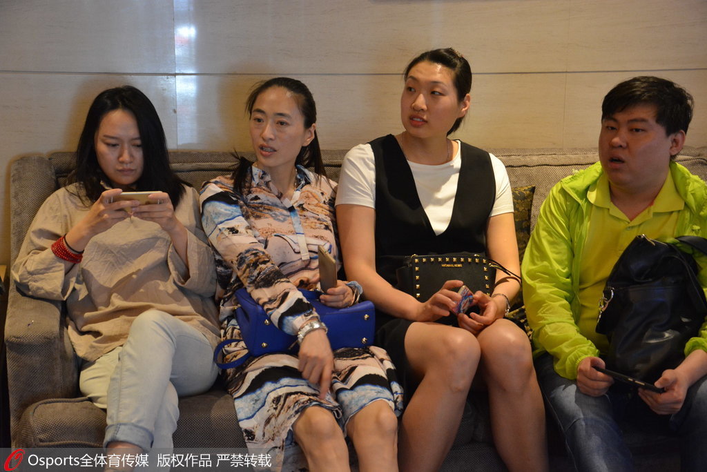 苗立杰蕾丝现场婚礼许诺云集美女裙抢镜现代舞美女图片