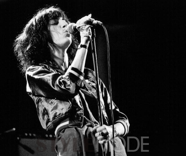 摇滚女神帕蒂史密斯:人活极致，雌雄同体