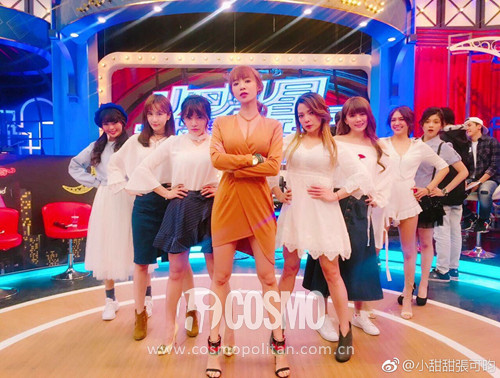 《小明星大跟班》等本土的综艺节目中也可以经常看到小甜甜的身影,她
